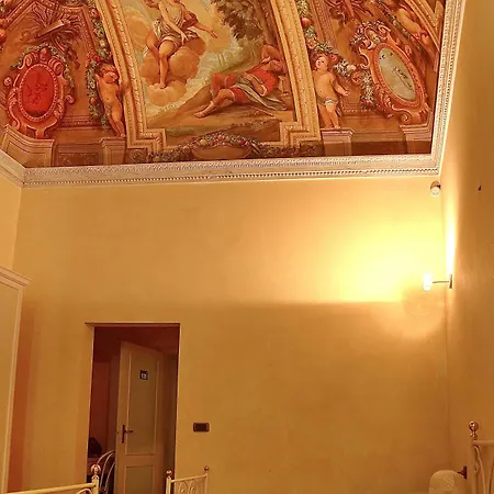 Palazzo Pierantoni * フォリーニョ