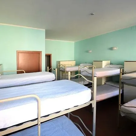 Хостел Palazzo Pierantoni Фолиньо