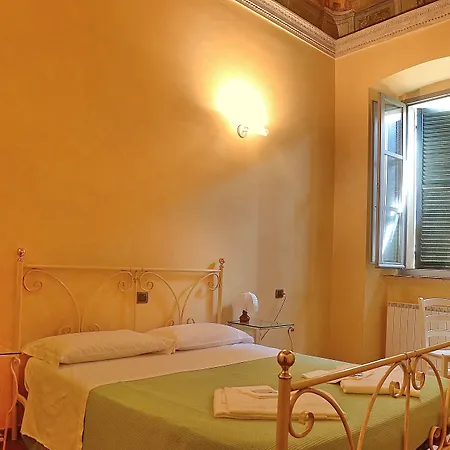 Хостел Palazzo Pierantoni Фолиньо