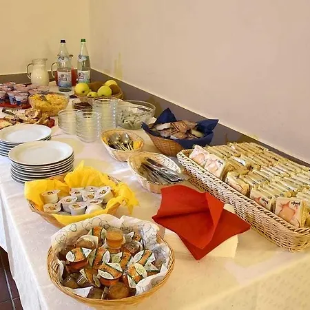 Palazzo Pierantoni * フォリーニョ