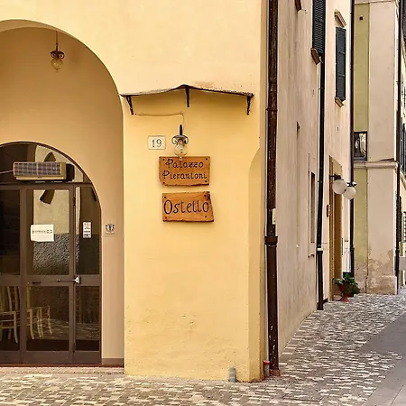 Palazzo Pierantoni Хостел *