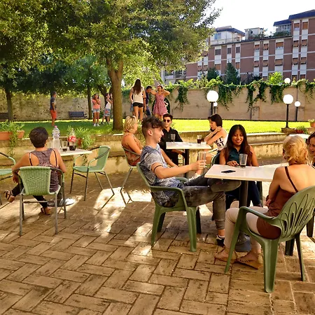 ホステル Palazzo Pierantoni フォリーニョ