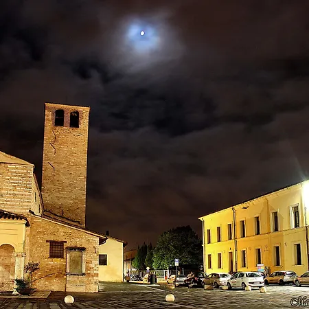 ホステル Palazzo Pierantoni フォリーニョ