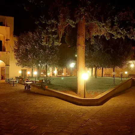 Palazzo Pierantoni ホステル *