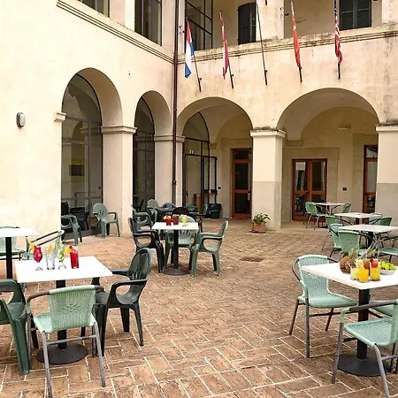 Palazzo Pierantoni Фолиньо