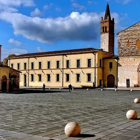Palazzo Pierantoni * فولينيو