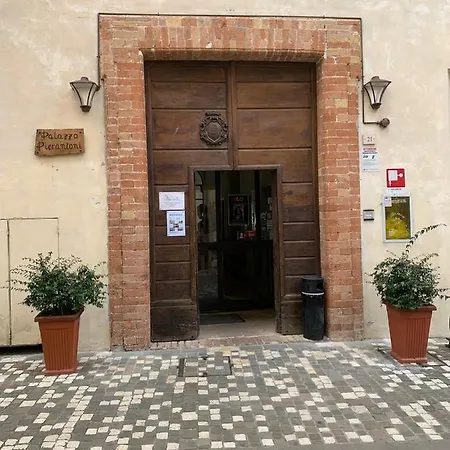Palazzo Pierantoni Хостел *