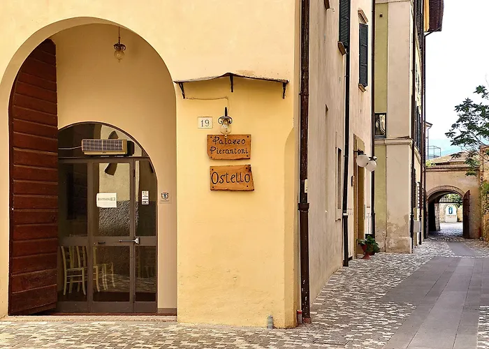 Palazzo Pierantoni Hostel *