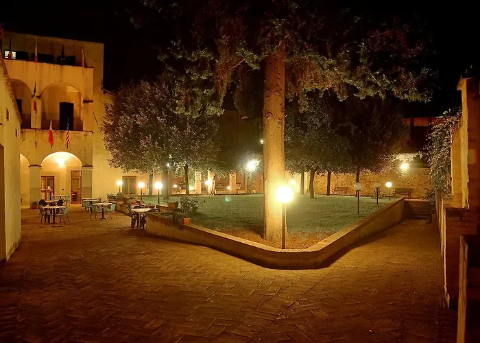 Palazzo Pierantoni Hostel *